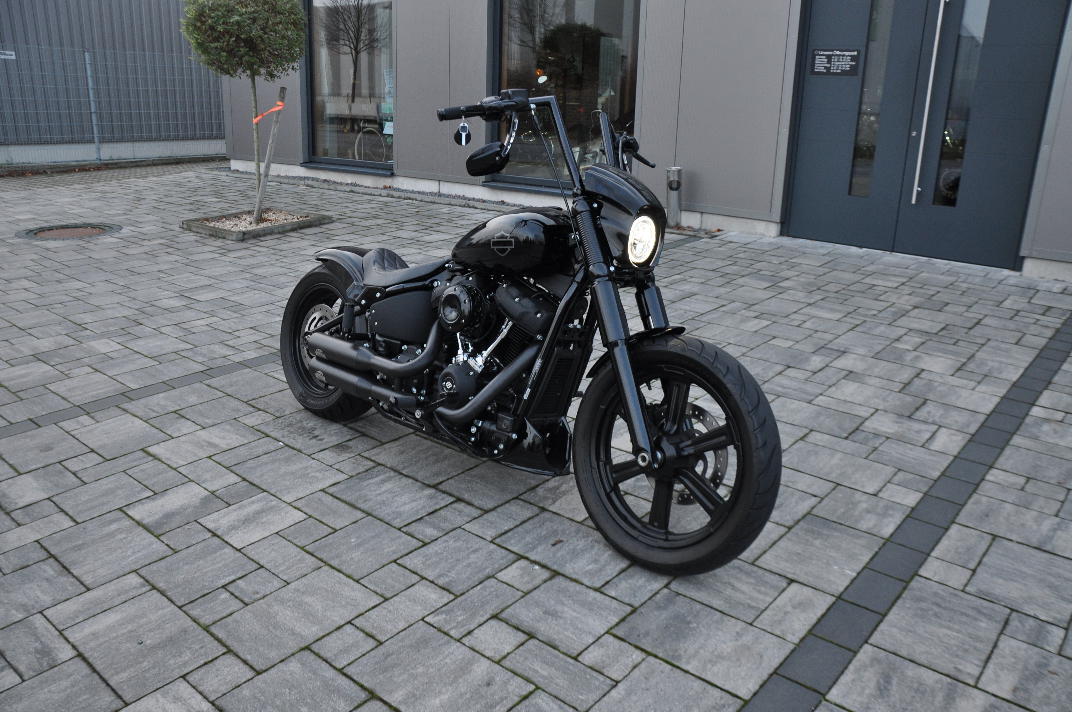 2022 FXST Softail Standart + Jekill & Hyde Anlage + V-Team Krümmer 12 Monate Garantie // ab 350 EUR finanzieren* 