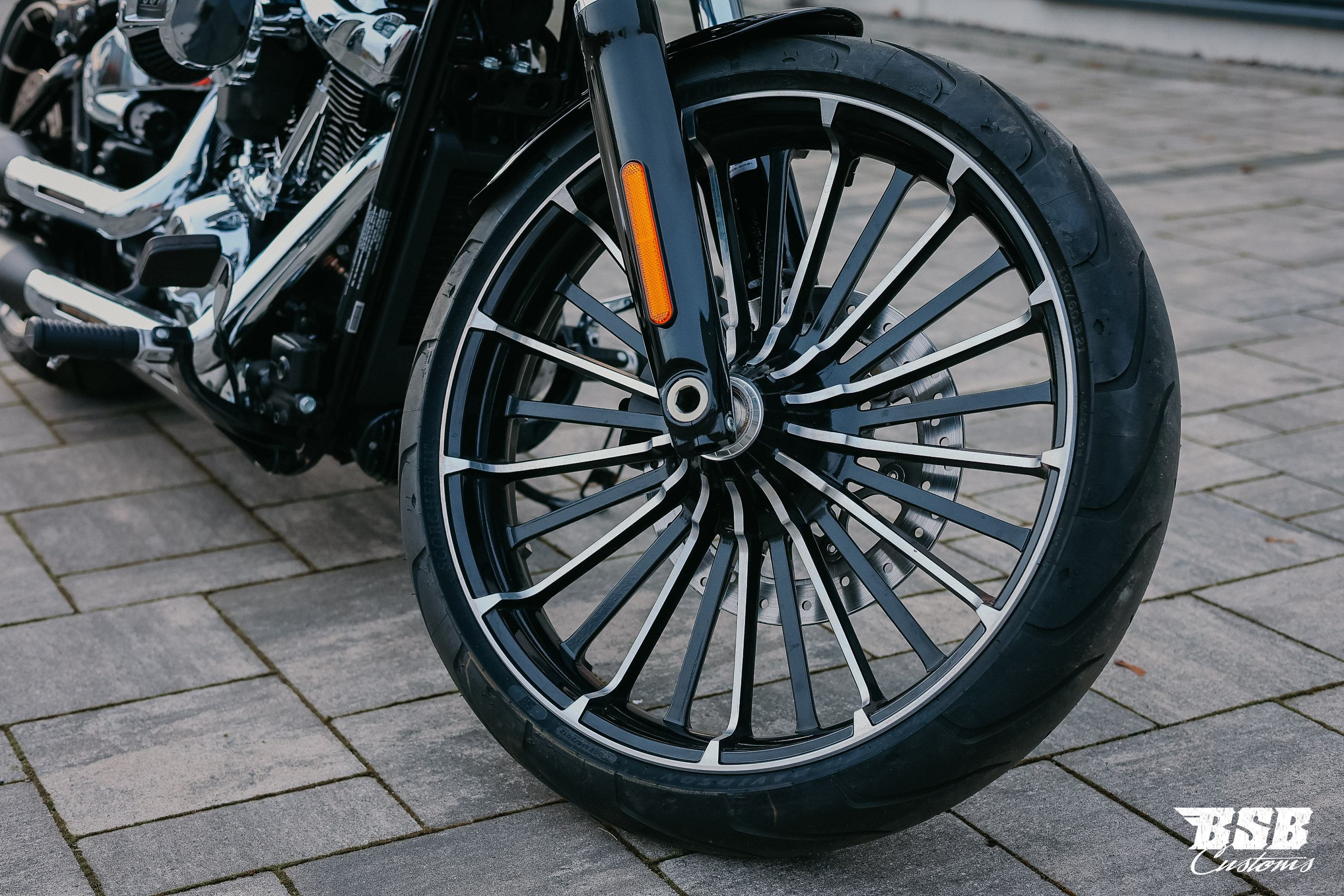 2023 Harley Davidosn FXBR BREAKOUT 117 CUI ABS, mit edlem Umbau + RICK`S FENDER  + 12 Monate Garantie // ab 350 EUR finanzieren*