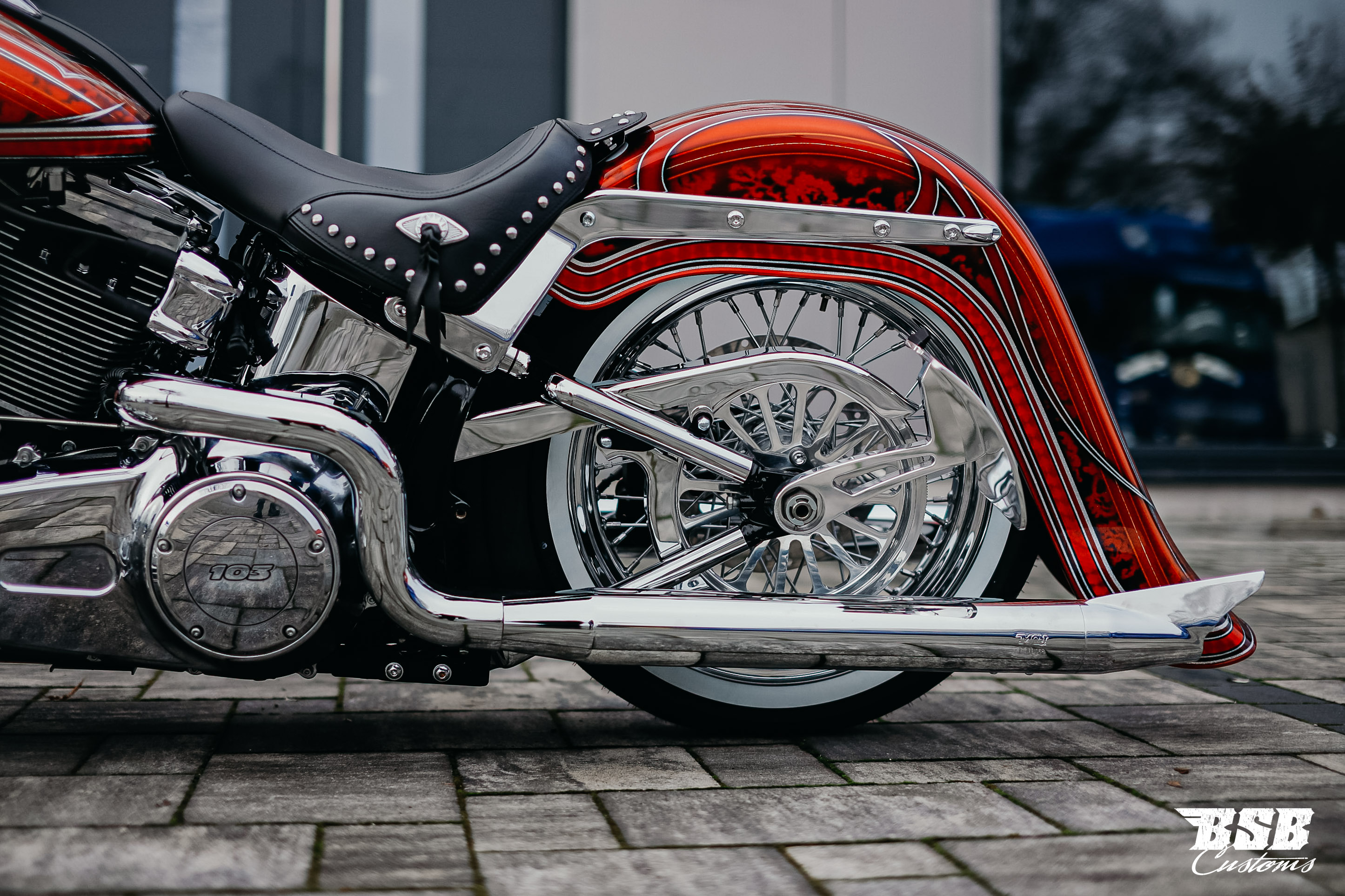 Bullet Smooth LED 3-in-1 Fender Strut Rücklicht / Blinker für Harley Softail Big Twins und Evo CHROME 