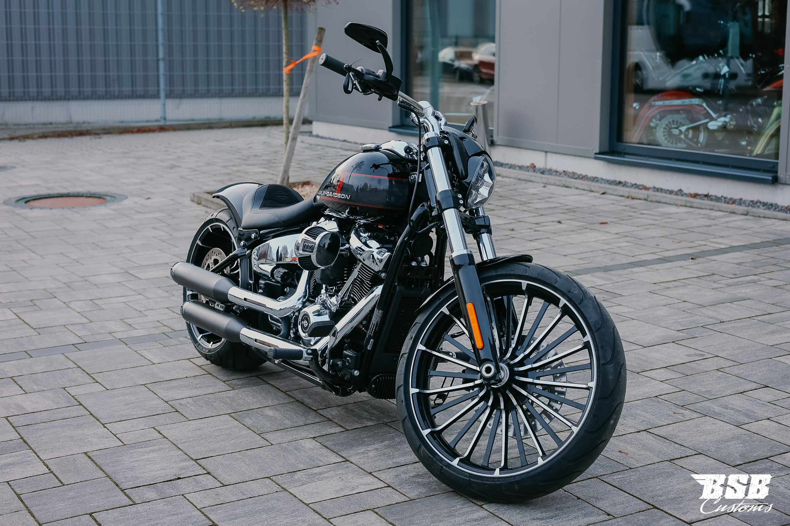 2023 Harley Davidosn FXBR BREAKOUT 117 CUI ABS, mit edlem Umbau + RICK`S FENDER  + 12 Monate Garantie // ab 350 EUR finanzieren*