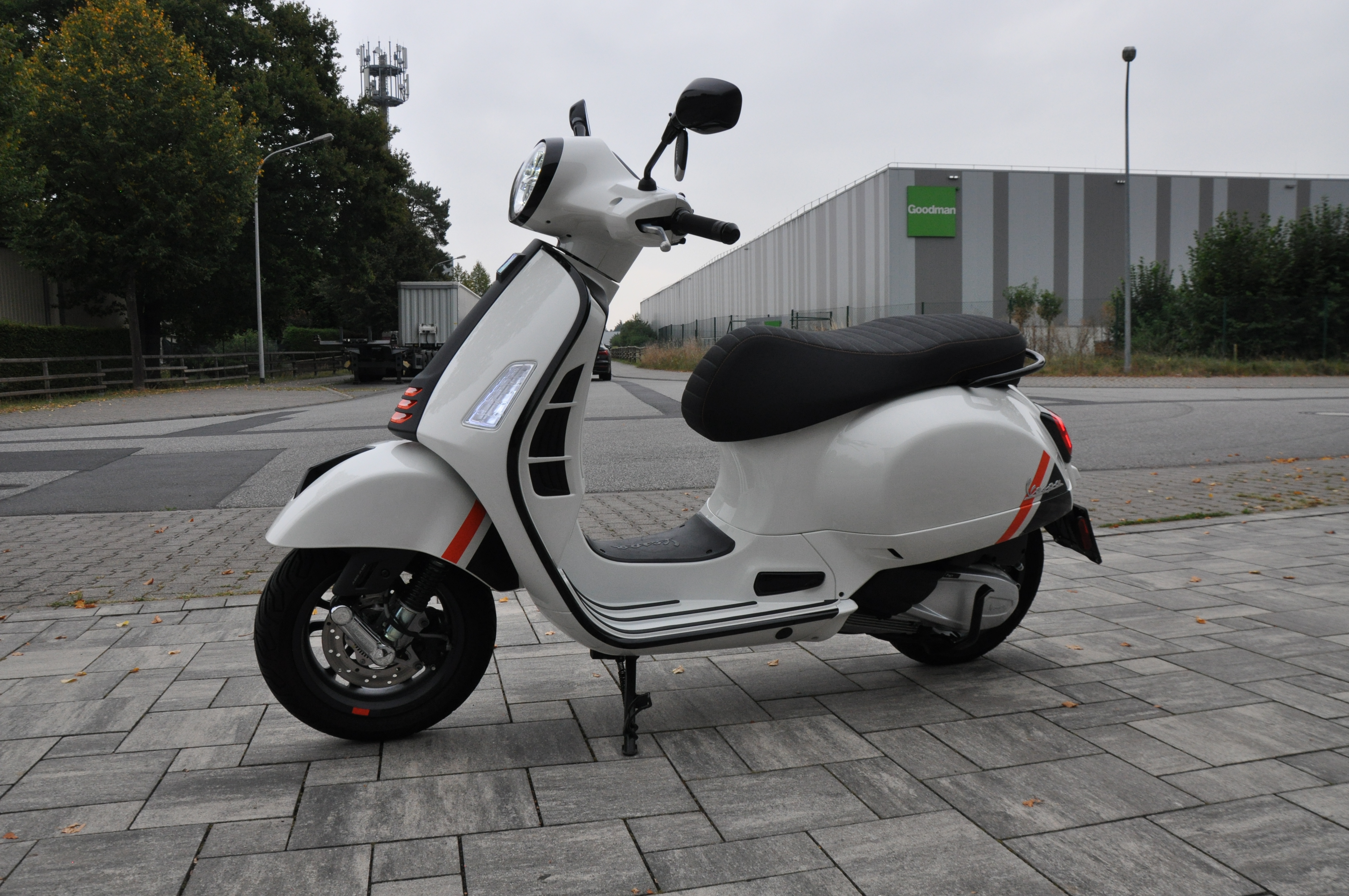 2023 VESPA GTS 300 S AB Bj 2023 erst 923 km 