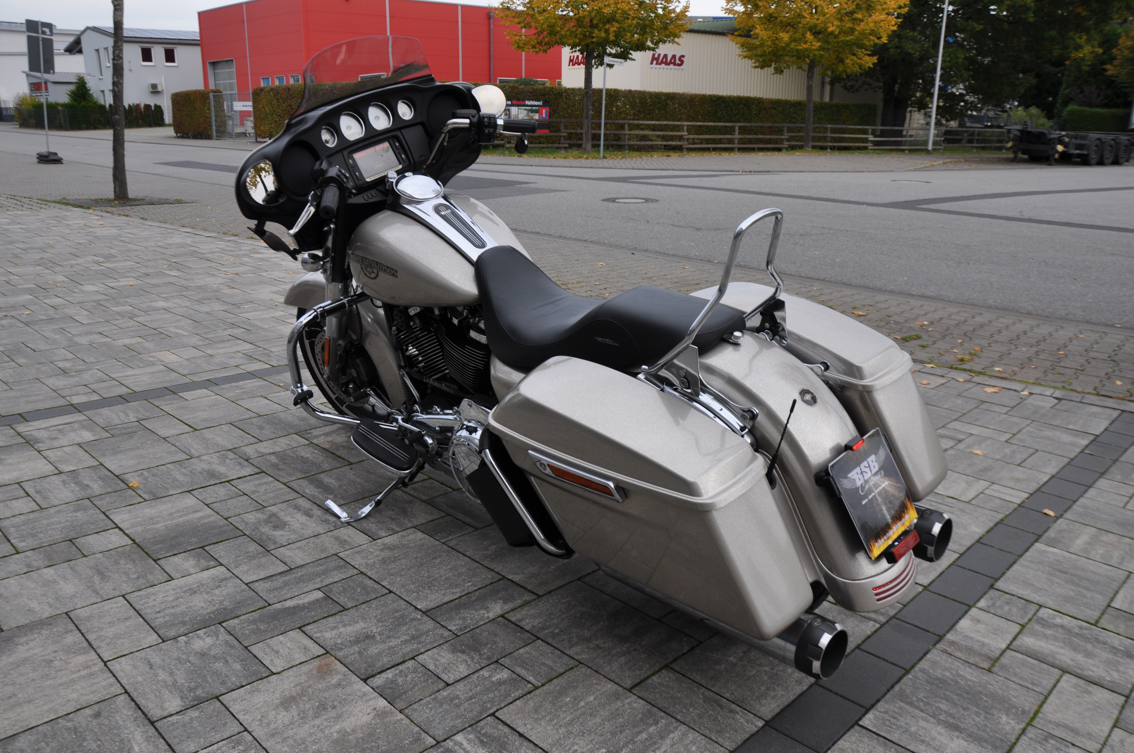 2018 Harley Davidson FLHX Street Glide 5HD1 Sonder Lackierung Zop Zustand ... Finanzierung möglich 