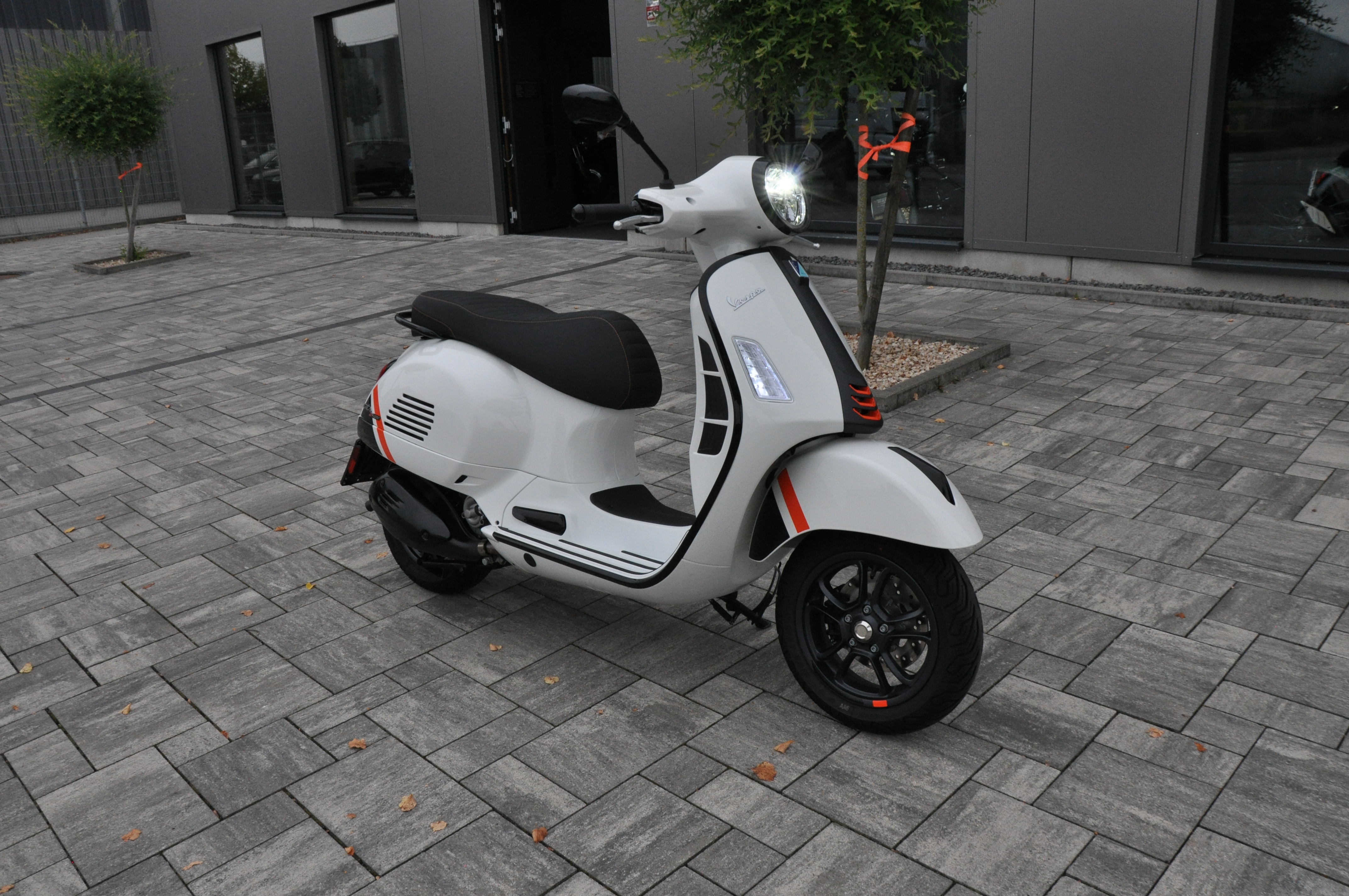 2023 VESPA GTS 300 S AB Bj 2023 erst 923 km 