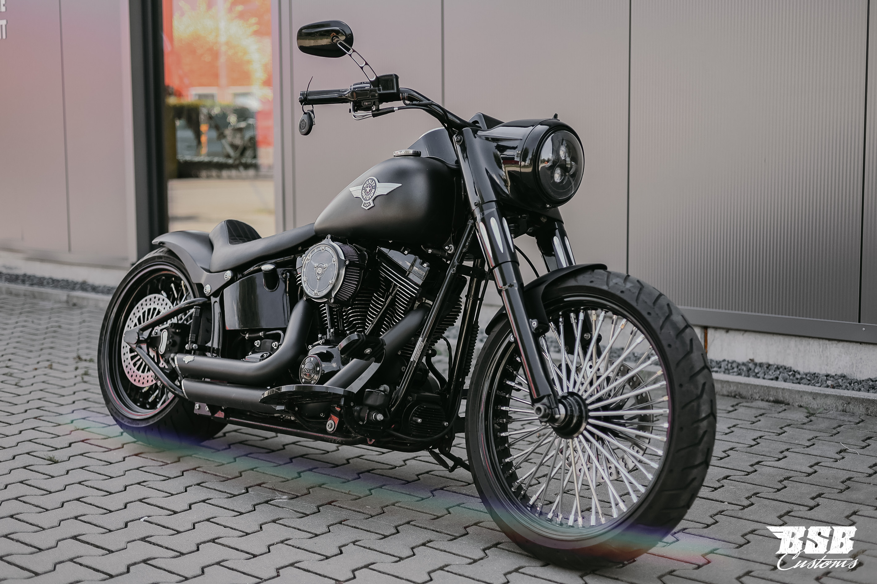 2009 Harley Davidson FLSTN Softail Deluxe  mit 240er Umbau Top Zustand Finanzierung möglich   