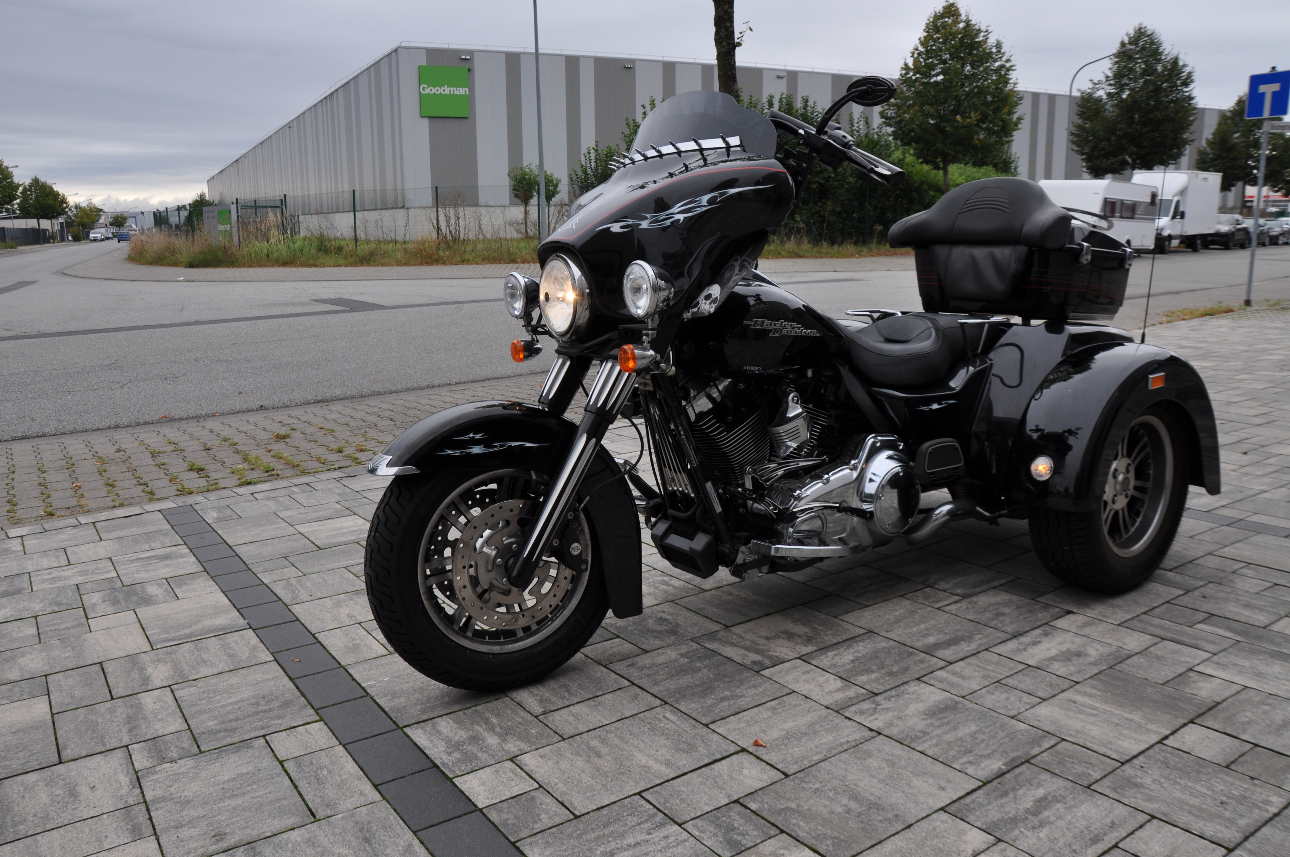 2012 Harley Davidson TRI-GLIDE Street GLIDE sehr viele Extras erst ca 4900 km Fanzierung möglich 