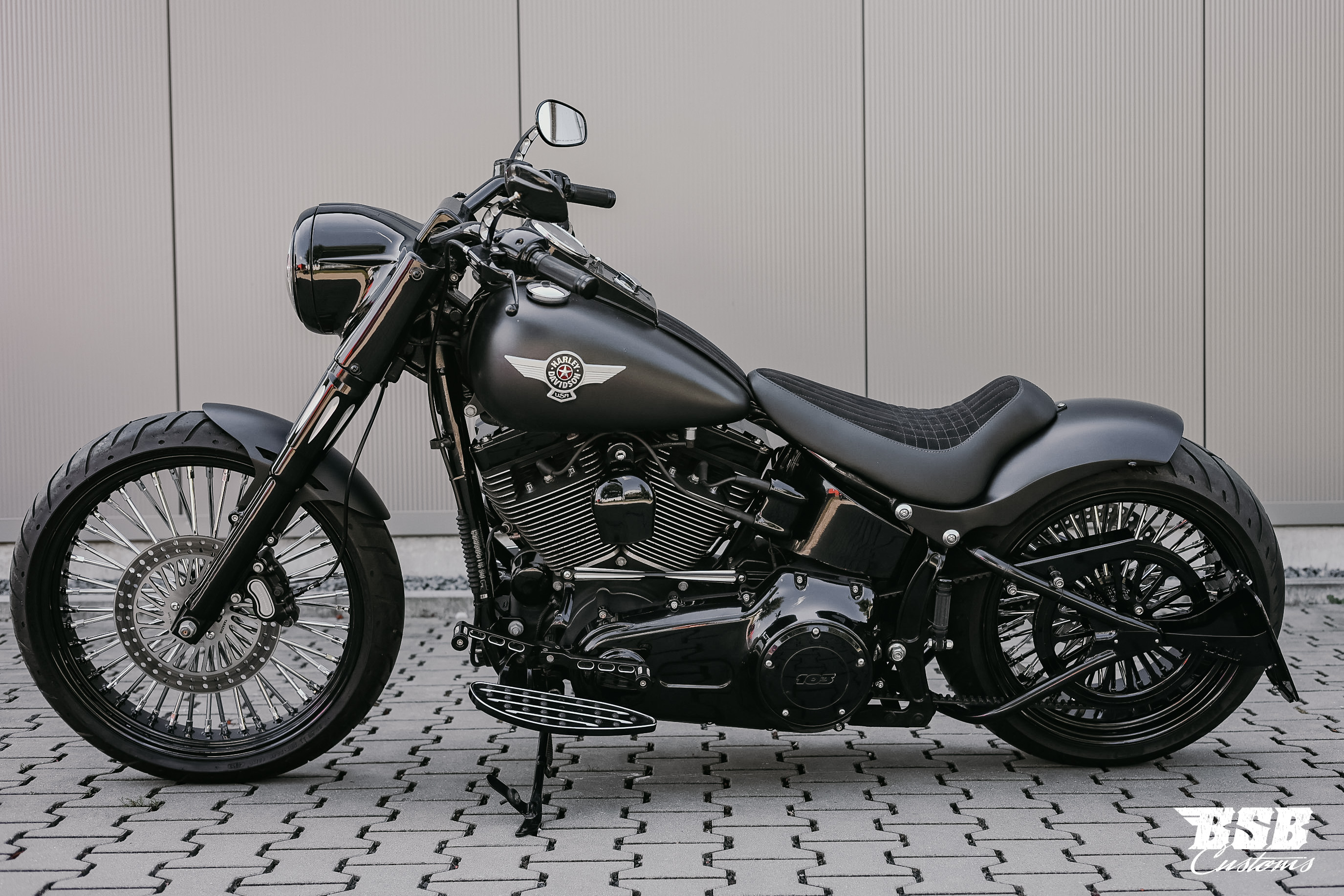 2009 Harley Davidson FLSTN Softail Deluxe  mit 240er Umbau Top Zustand Finanzierung möglich   