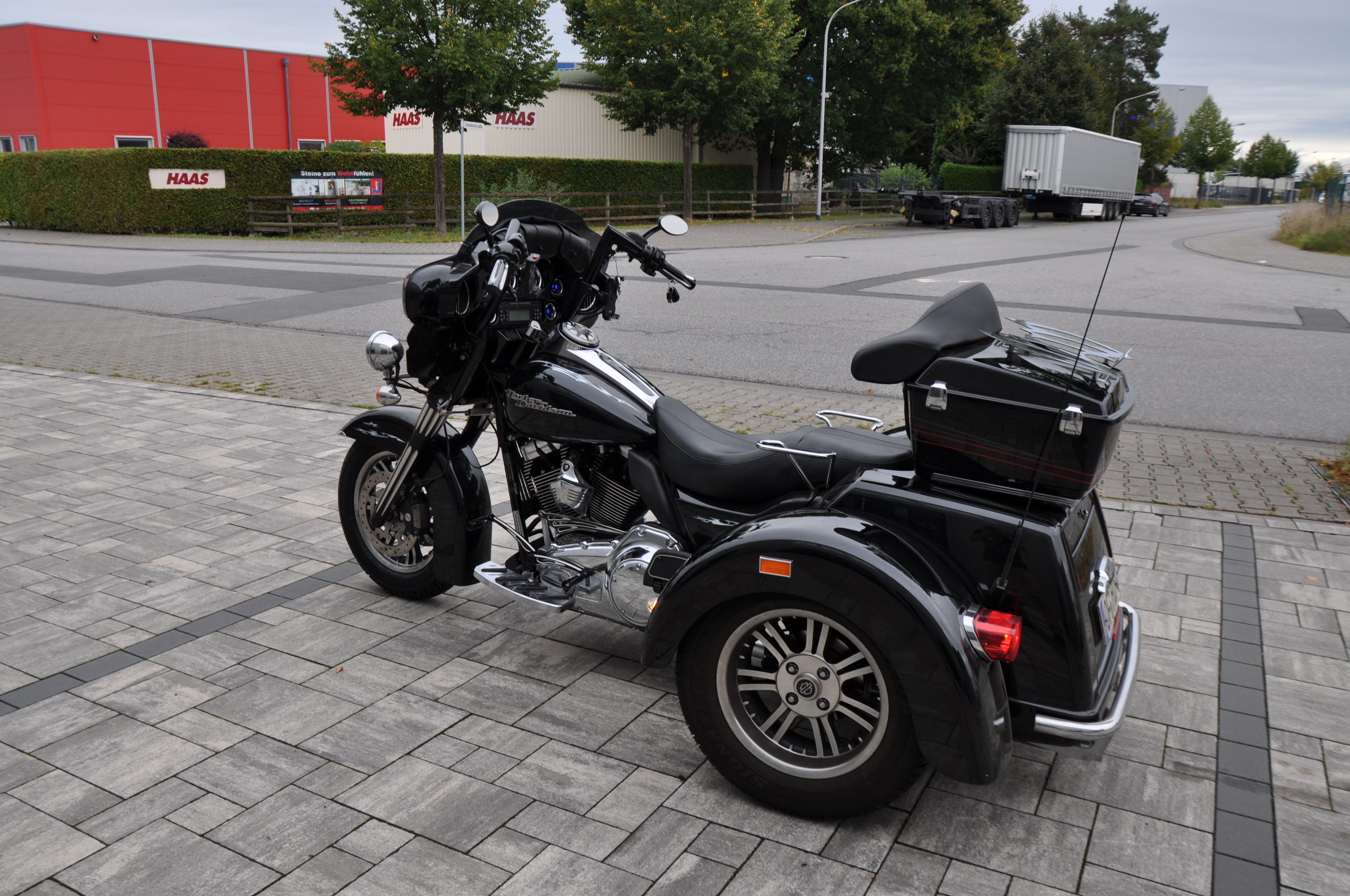 2012 Harley Davidson TRI-GLIDE Street GLIDE sehr viele Extras erst ca 4900 km Fanzierung möglich 