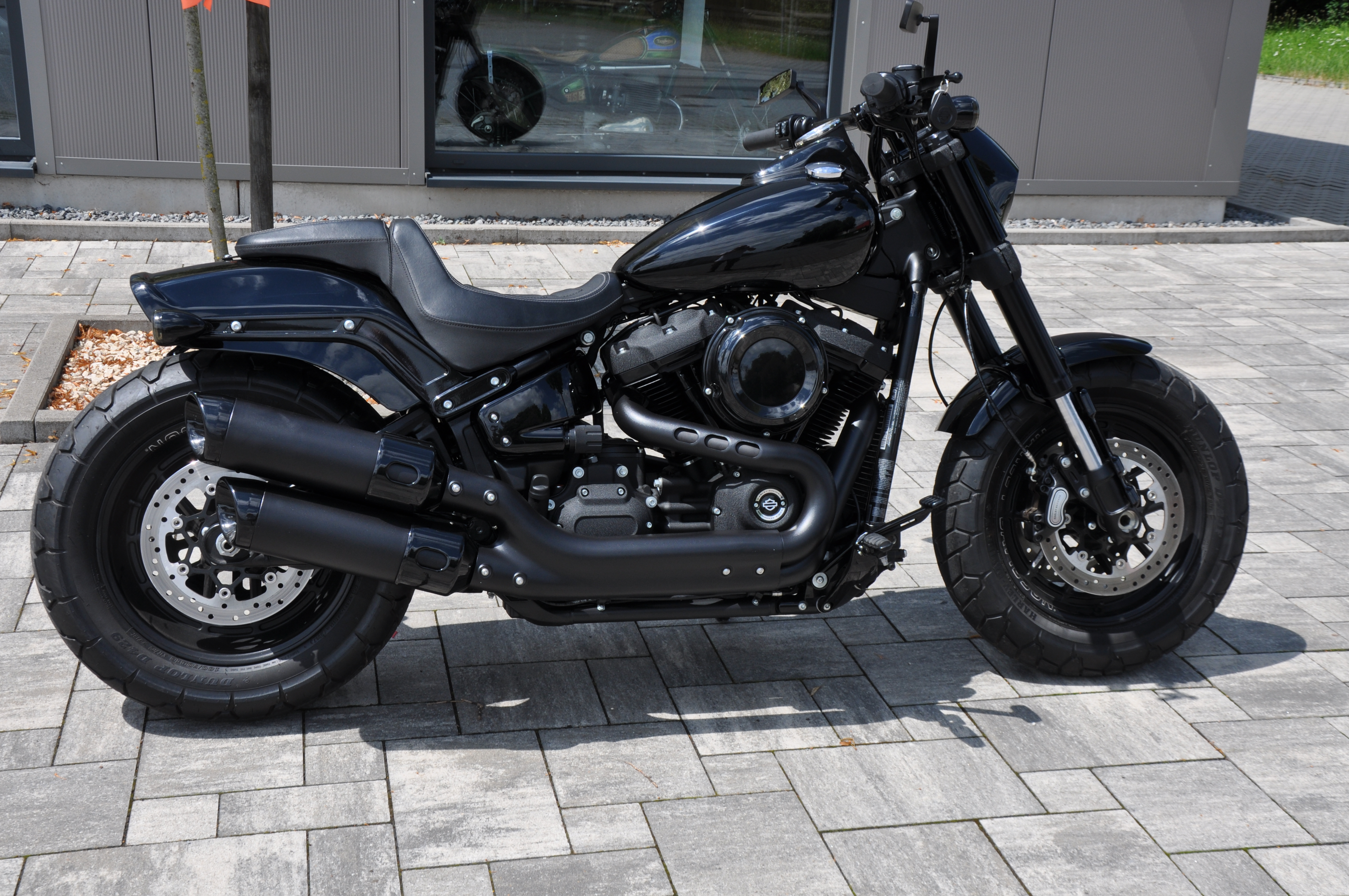 2018 Harley Davidson FXFB FAT BOB "Black Edition" / Jekill & Hyde  Anlage  //  TOP ZUSTAND // Finanzierung möglich  