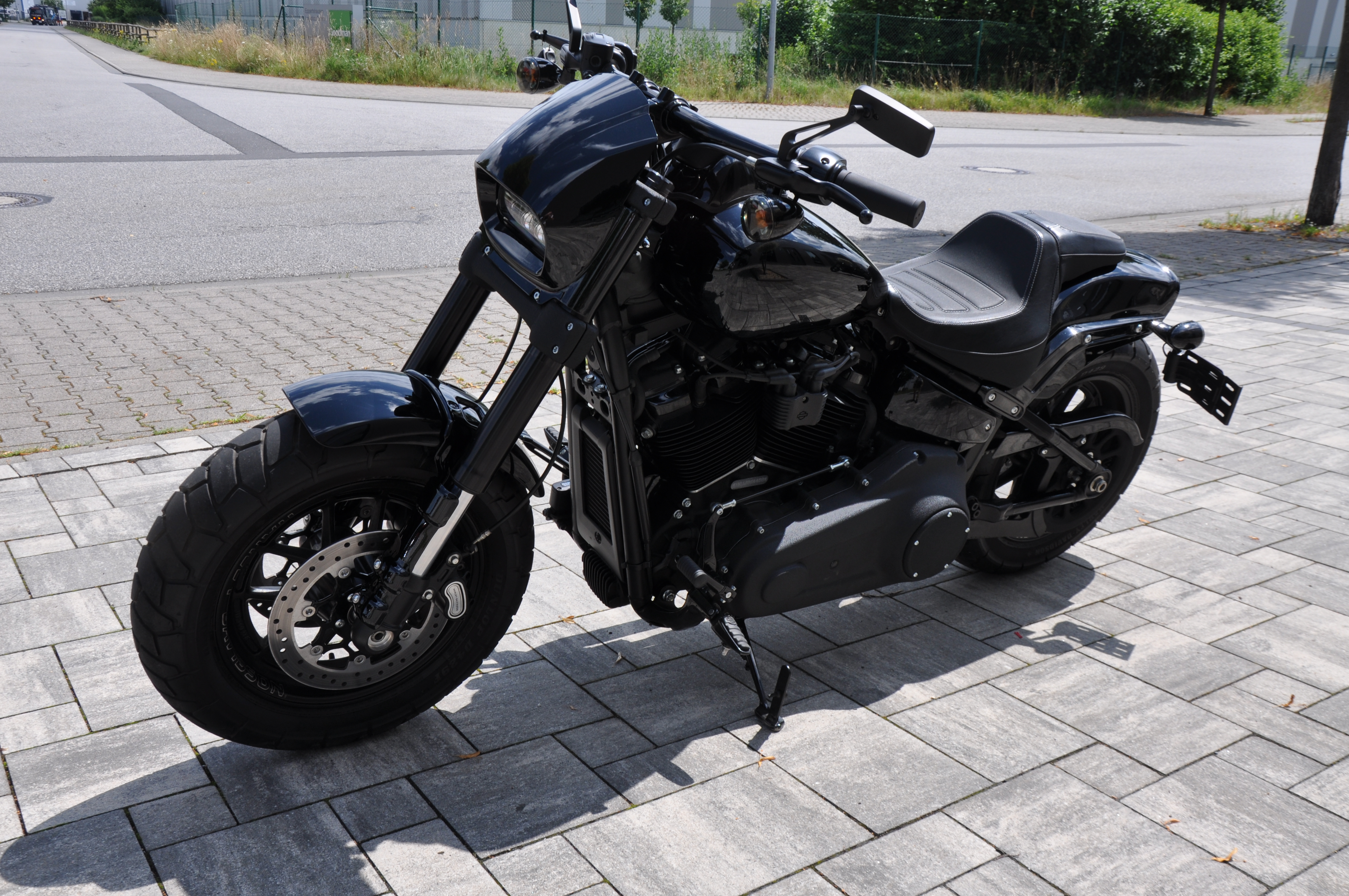 2018 Harley Davidson FXFB FAT BOB "Black Edition" / Jekill & Hyde  Anlage  //  TOP ZUSTAND // Finanzierung möglich  