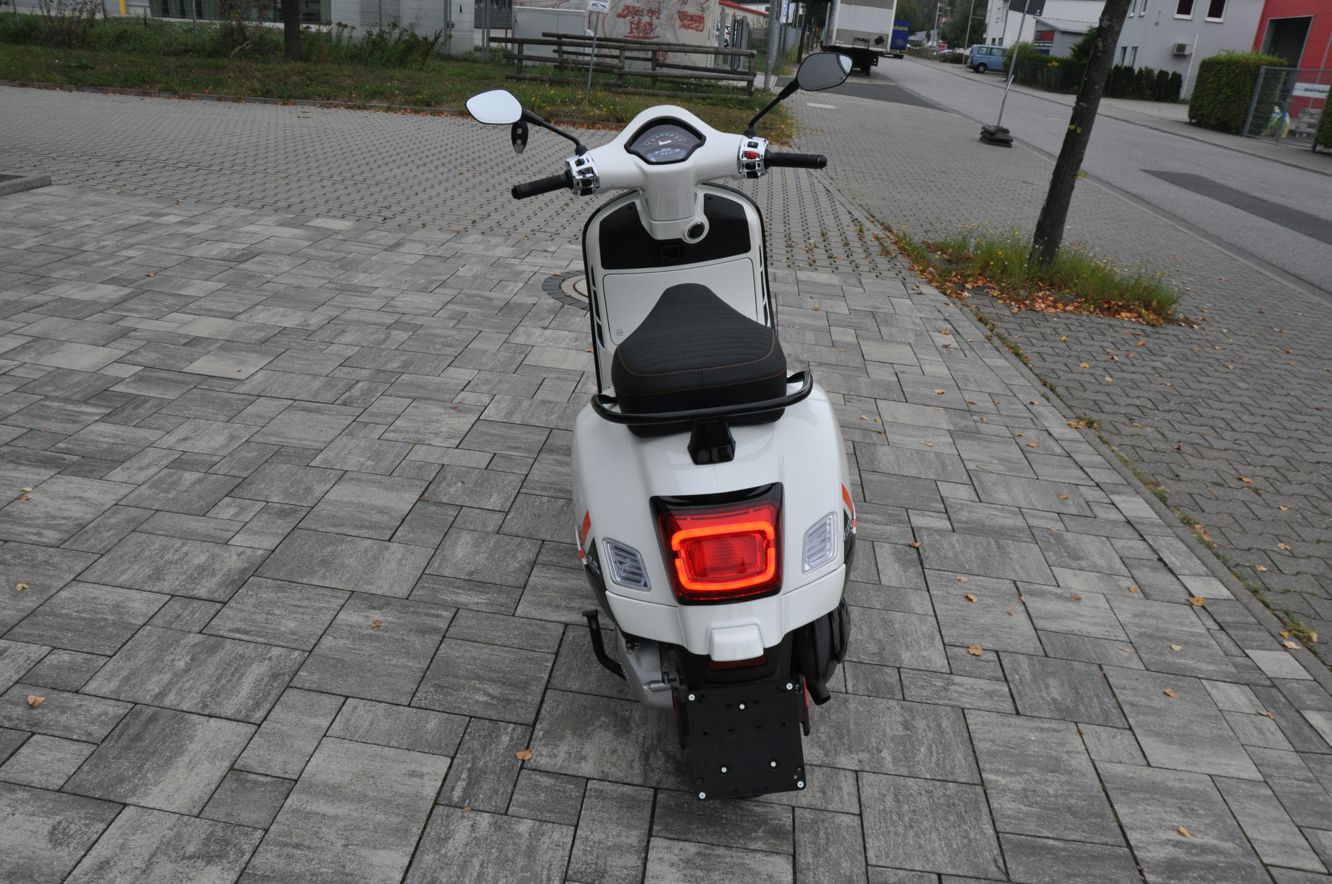 2023 VESPA GTS 300 S AB Bj 2023 erst 923 km 