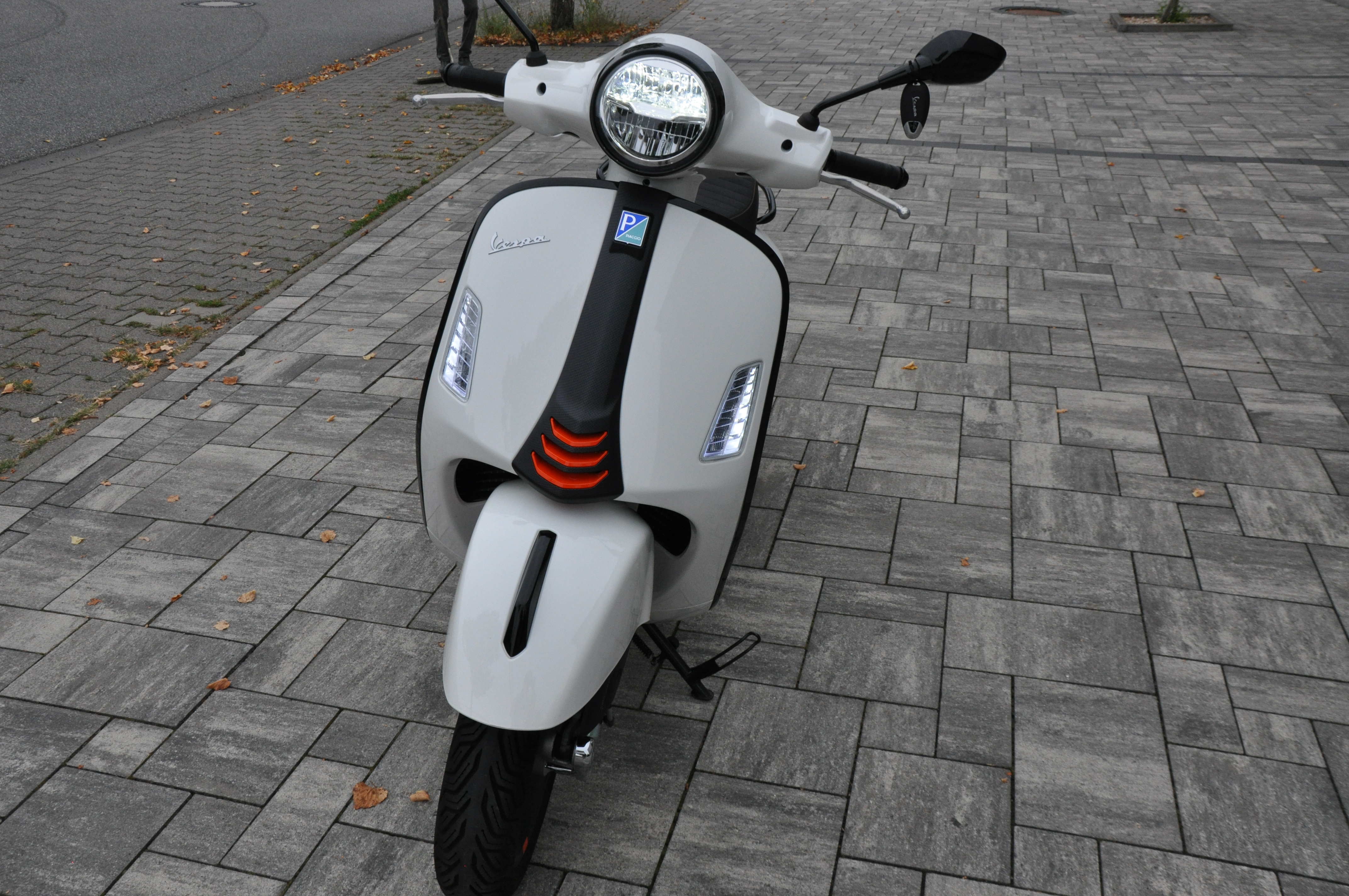 2023 VESPA GTS 300 S AB Bj 2023 erst 923 km 