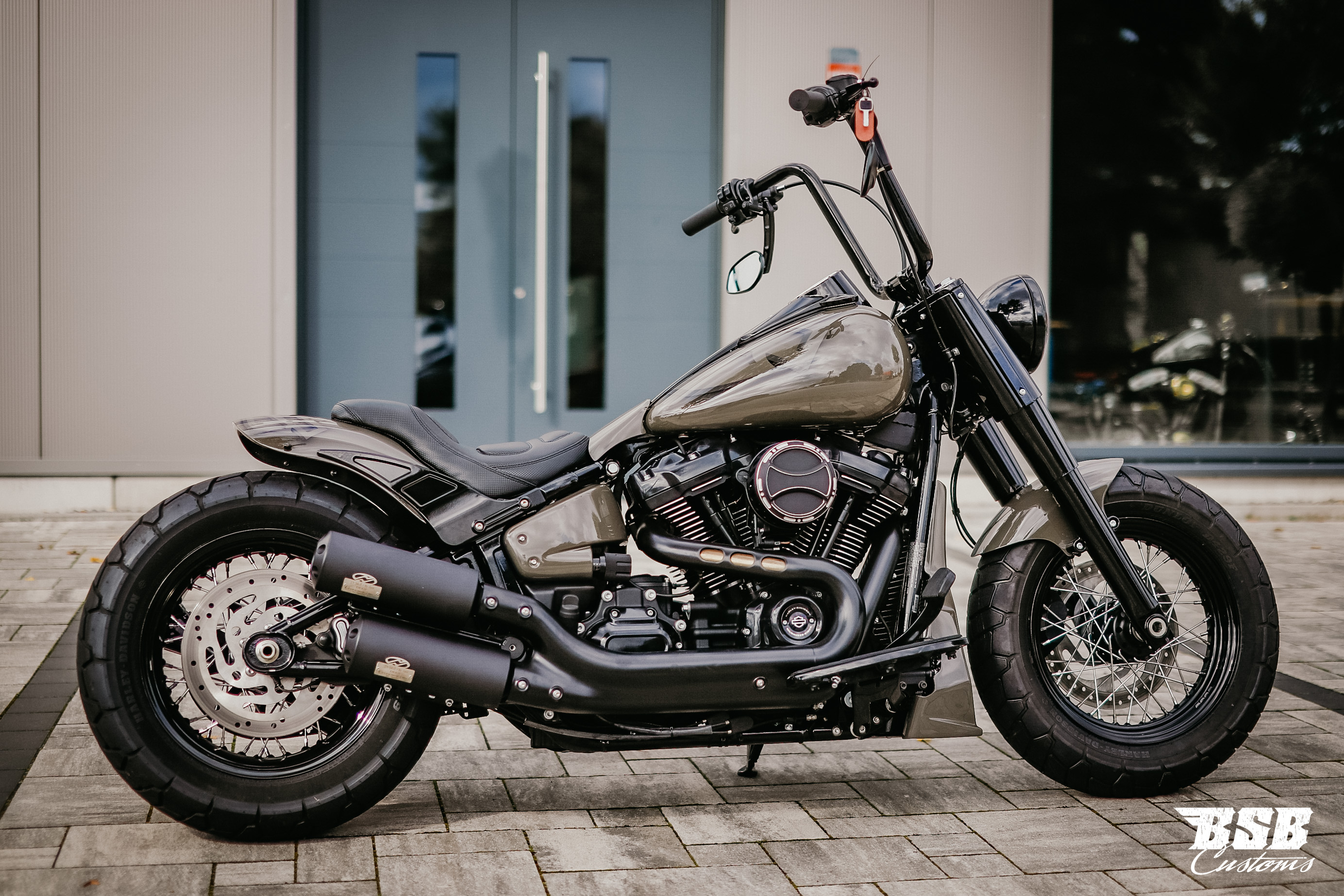 Killer Custom "Avenger" Series Softail M8 Radiator Cover (2018–2024)  Radiator Cover Bug Spoiler  mit TÜV 