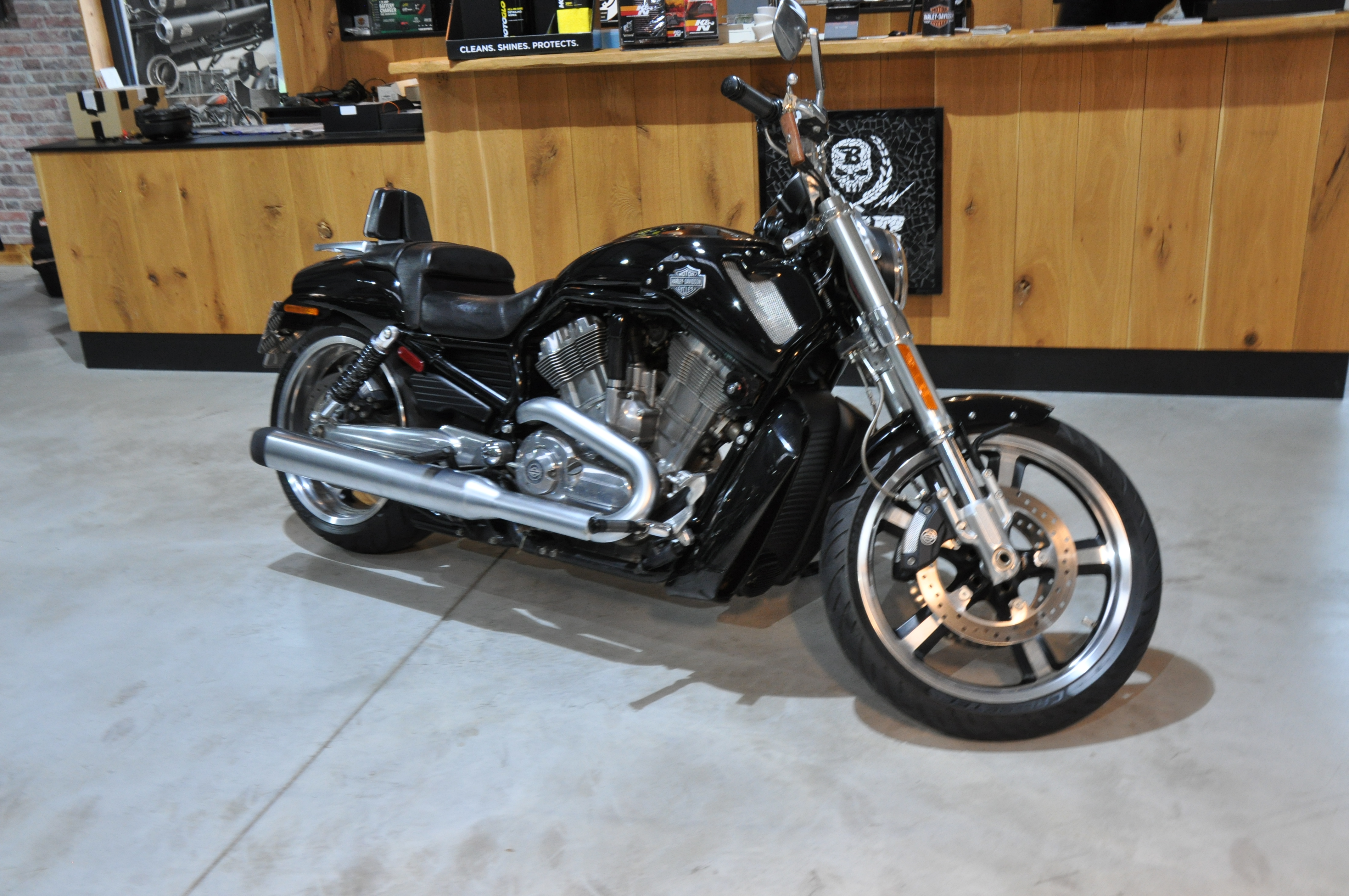 2011 Harley Davidson VRSCF Muscle Top org. Zustand, neue Reifen , erst 12308 km Finanzierung ab 5,99%