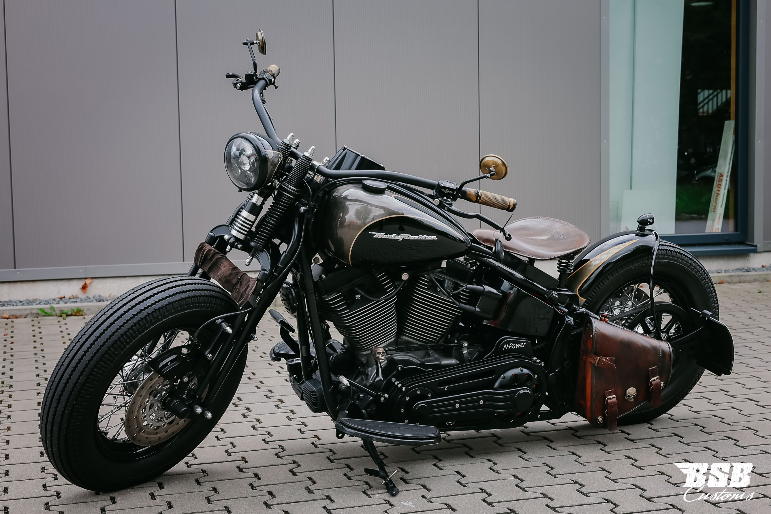 2008 Harley davidson FXSTSSE2 CVO Springer Bobber mit vielen Extras wie Kess Tech Anlage .. Finanzierung möglich 